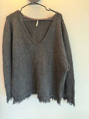 Free People Women brownish Gray Fringed V-Neck Oversized Sweater OB536561 Small
